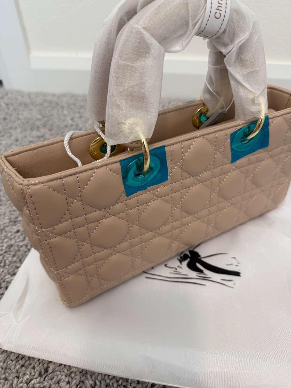 INSPIRED LADY D - JOY BAG in beige - Picture 2 of 5